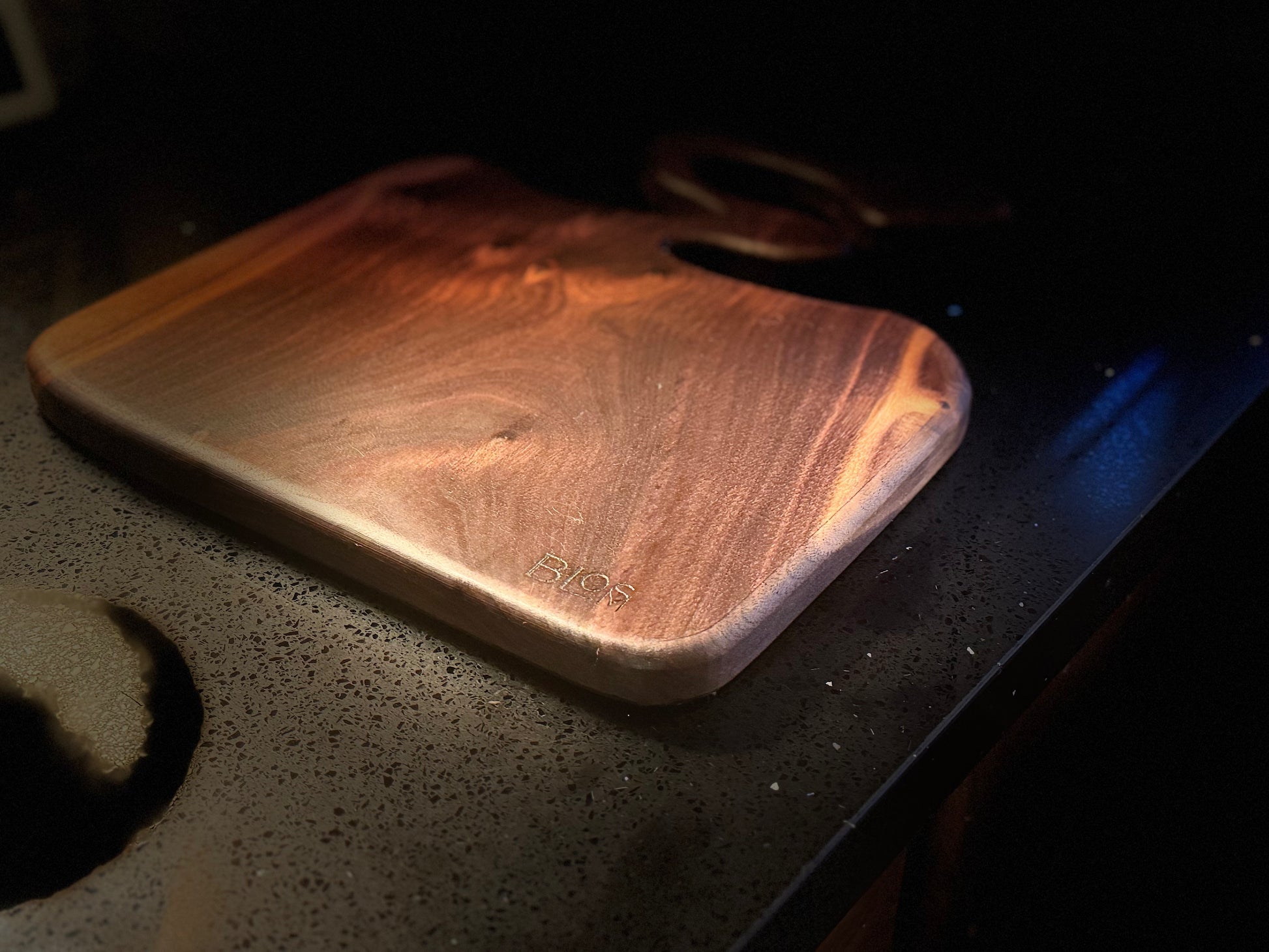 BLOSM | Cutting Board 15"x 12” with handle. Walnut. Designed and Handcrafted in California. - BLOSM | Blossom Woodworking