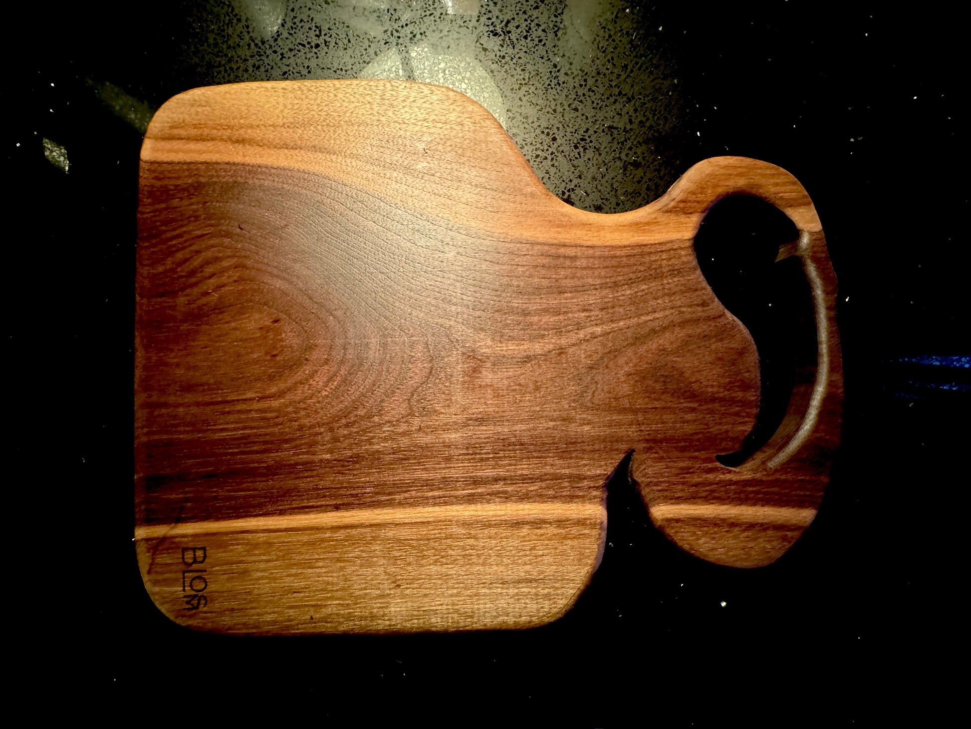 BLOSM | Cutting Board 14"x 9” with a handle. Walnut. Designed and Handcrafted in California - BLOSM | Blossom Woodworking