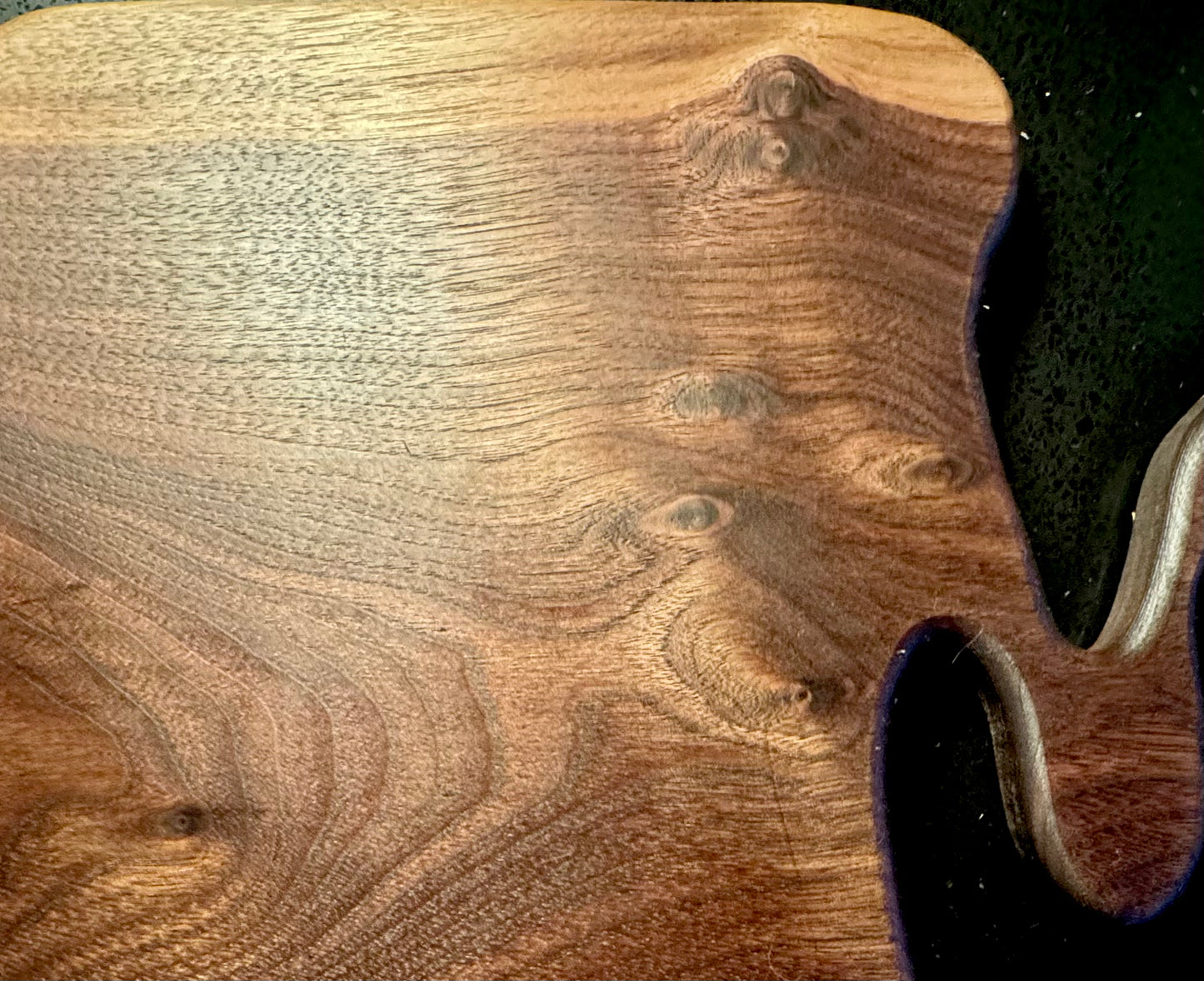 BLOSM | Cutting Board 15"x 12” with handle. Walnut. Designed and Handcrafted in California. - BLOSM | Blossom Woodworking